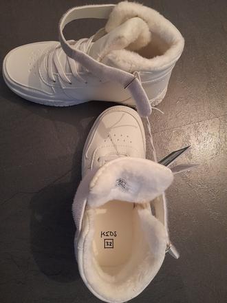 Zateplene tenisky, 32