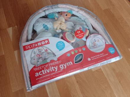 Krásna uni hracia deka s hradzou zn. skip hop, 