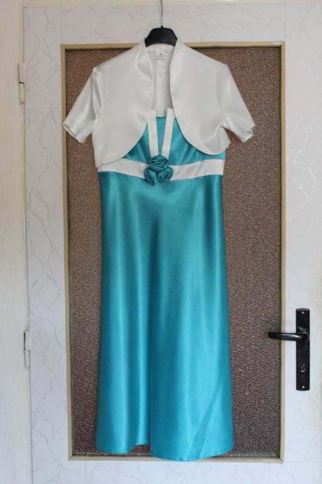 Slávnostné šaty, 40