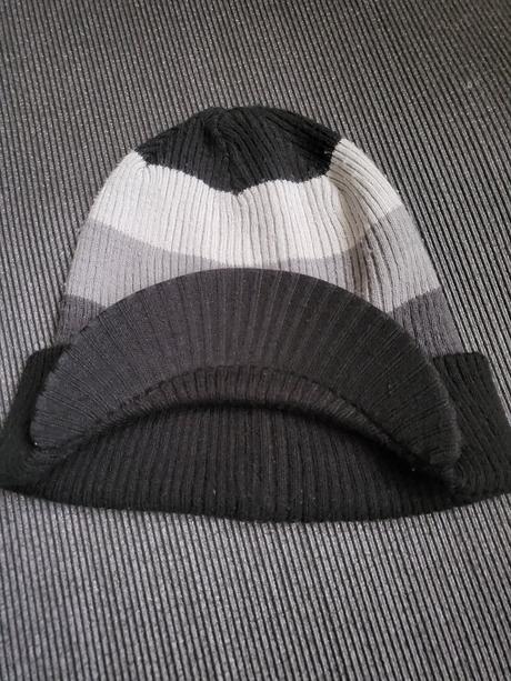 Čiapky, šál, čelenky, 