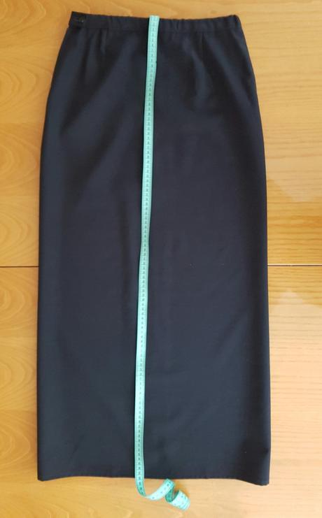 Dlha sukna s velkym rozparkom, s