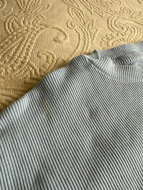 2x tricko vrubkovane, reserved,122