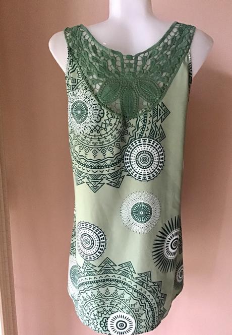 Krasny top s krajkou na chrbte. /2, m