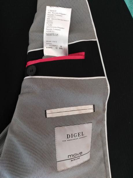 Kvalitný pánsky oblek, 50