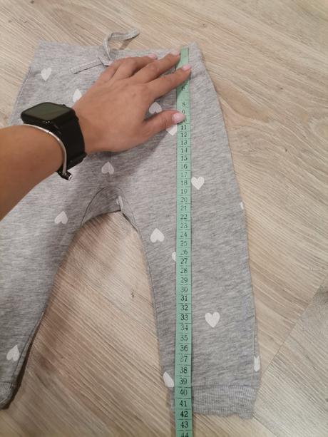 Dievčenské sivé tepláky so srdiečkami, h&m,80