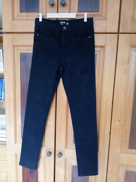 Čierne nohavice, sinsay,28