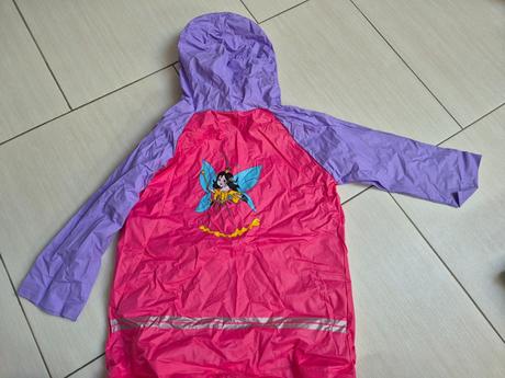 Nepremokavý plášť, 110