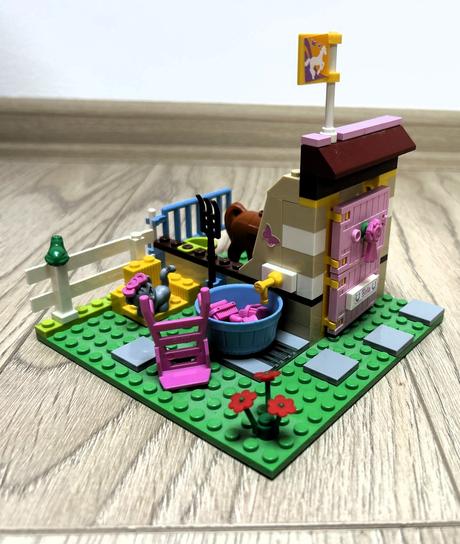 Lego friends 3189 stajne v heartlake, 