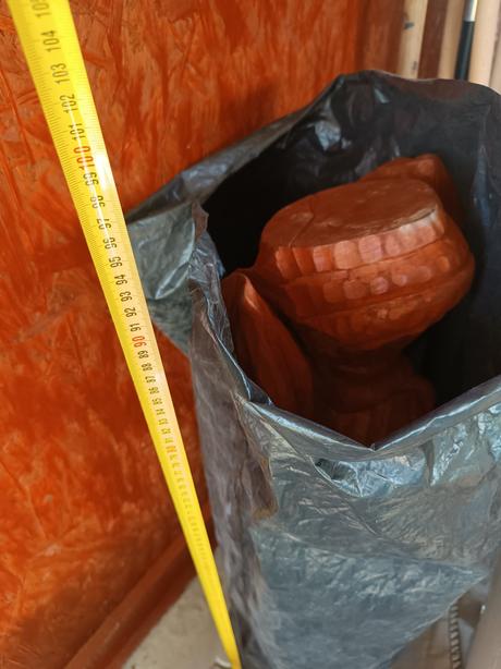 Súsošie drevenych soch vyrezavane z dreva, 