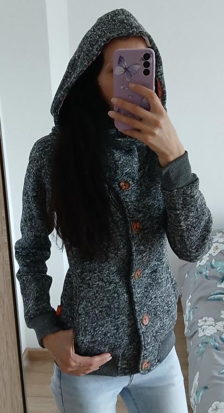 Mikina na gombiky, m / s