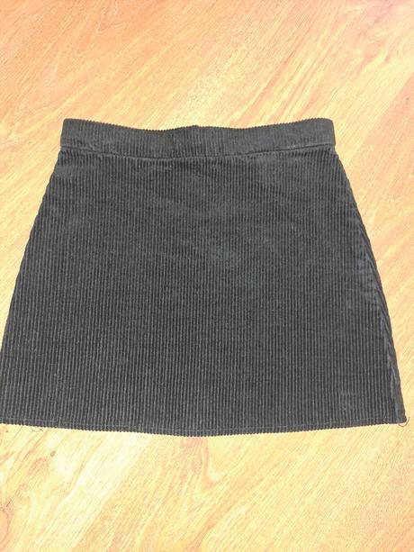 Suknicka, reserved,134