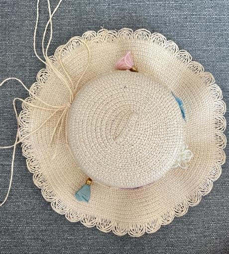 Slnečný klobúk plus mala kabelka, 