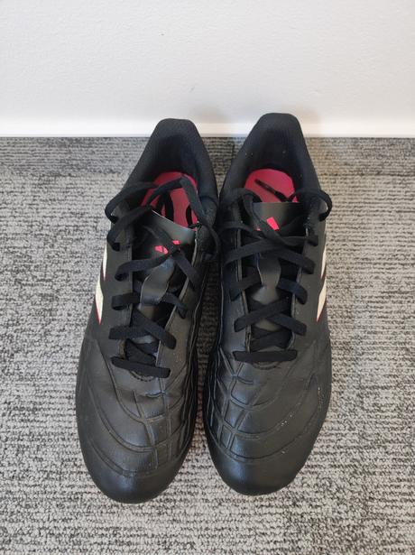 Predám chlapčenské kopačky, adidas,38