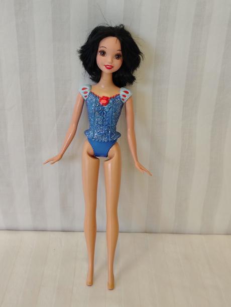 Zberateľská retro bábika snehulienka, mattel cfb77,