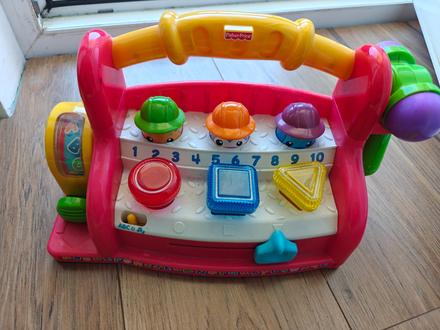 Fisher price hračka v maďarčine,
