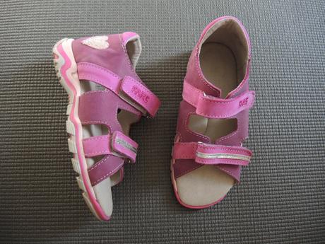 Sandále so srdiečkom, fare,30