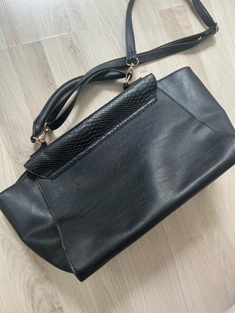 Čierna taška kabelka do ruky na rameno, house