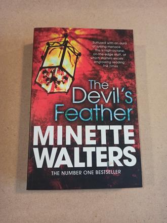 Minette walters v anglictine xs24, 