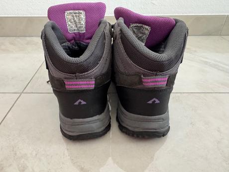 Turisticke topanky, 37