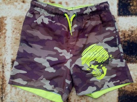 Plavkove sortky, 134