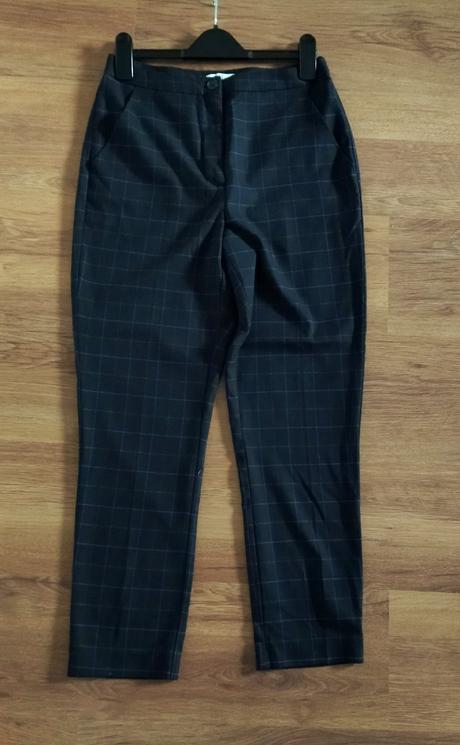 Elegantné nohavice s vyšším pásom, m