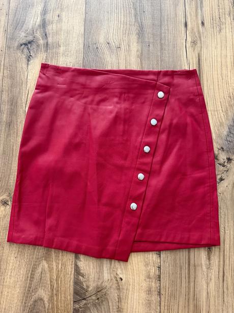 Koženkova sukňa, bershka,s