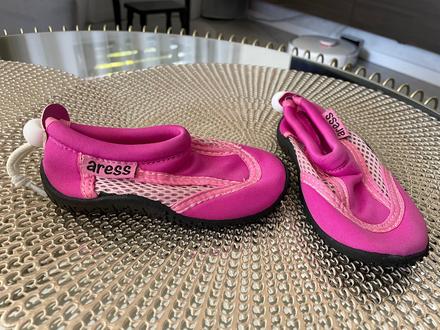 Nepoužité topánky do vody, 25