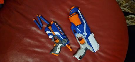 Vystreľovač disruptor a firestrite -nerf,