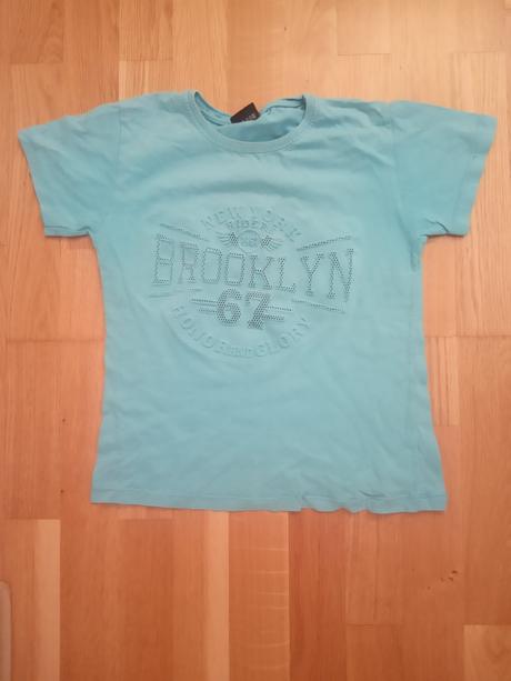 Tyrkysove tricko, 128