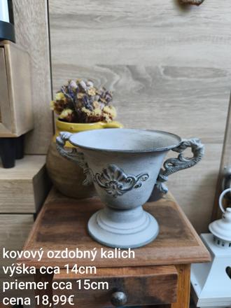 Dekorácia kovový kalich,