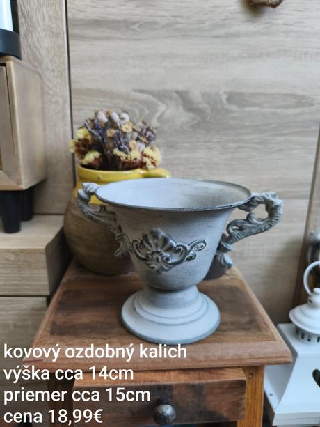 Dekorácia kovový kalich,
