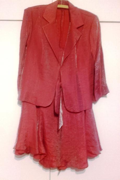 Blejzer, aj so sukňou, 40