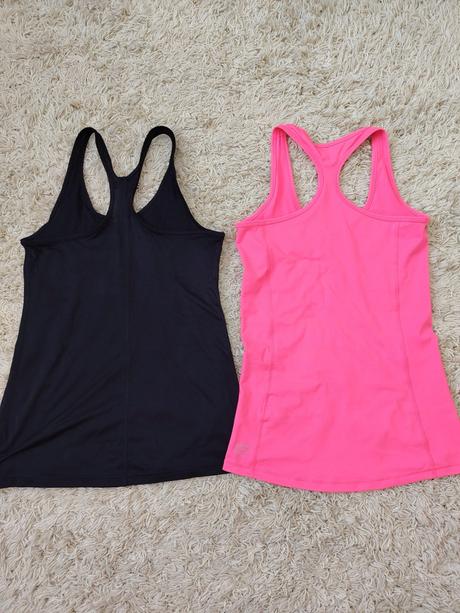 Neónovo ružové a čierne tielko na šport, puma,s