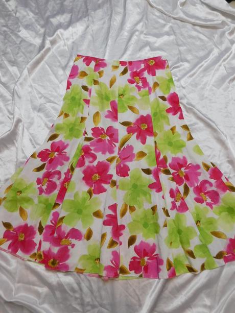 Luxusna lanova letna sukna, 38