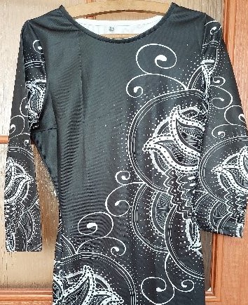 Čierno - biele šaty, s