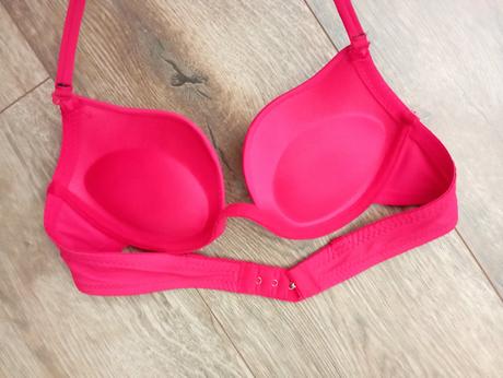 Pútavá podprsenka, s