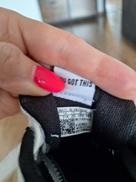 Tanisky, adidas,25