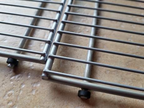 2 stojany na cd/dvd, 