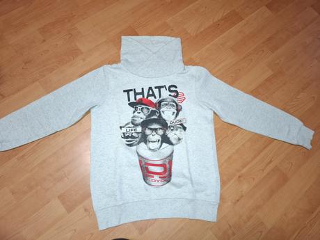 Dievčenska mikina, chapter young,146