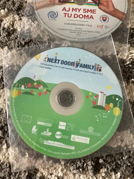 Dvd aj my sme tu doma a next door family,