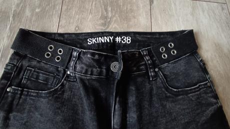 Čierne rifle, gate,38