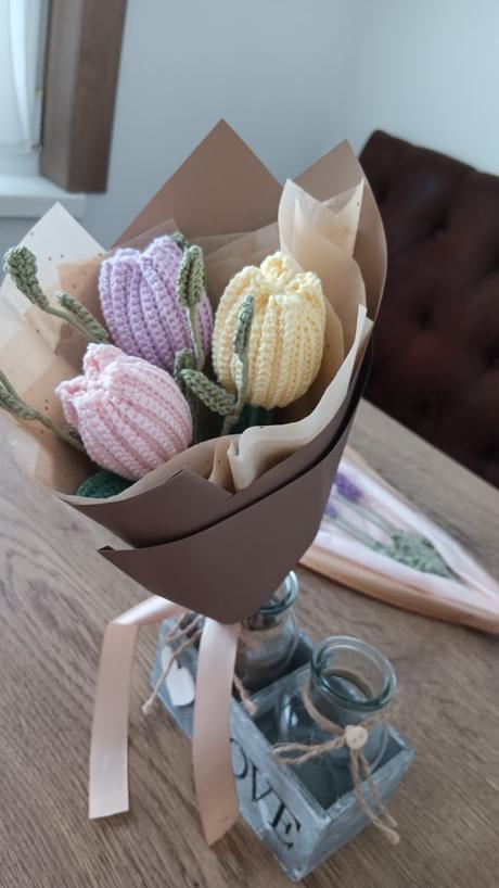 Jarná, veľkonočná kytica tulipánov, 