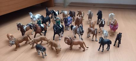 Schleich stajňa a kone, 