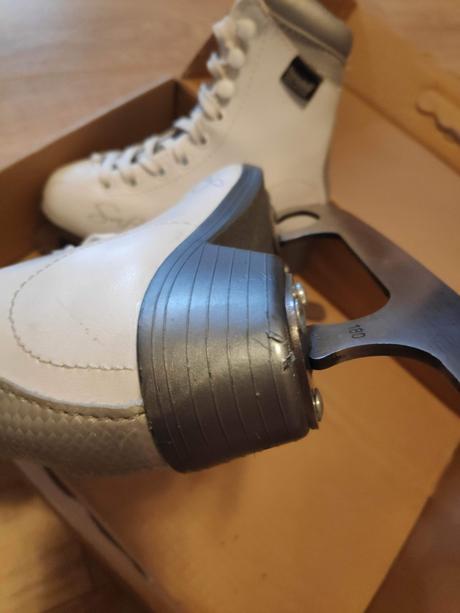 Dievcenske korcule, 29