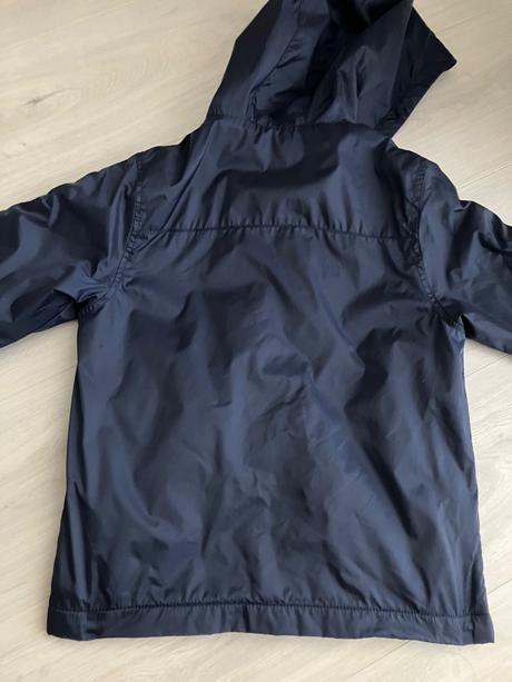 Prechodna vetrovka benetton a tricko benetton, benetton,134