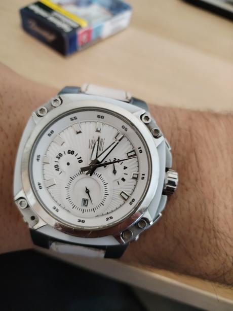 Predávam krásne hodinky,