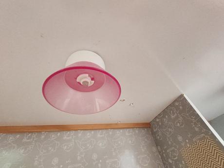 Drevený poschodový domček,