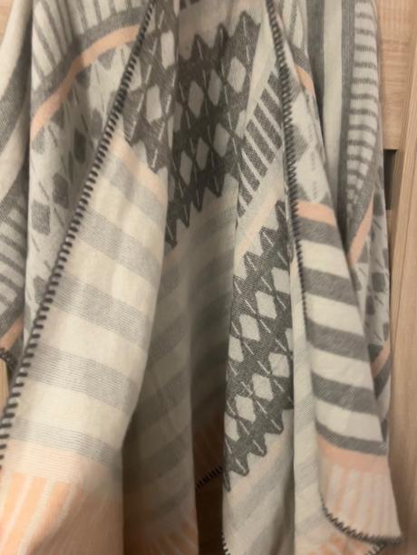 Krasne velke hebucke ponco,