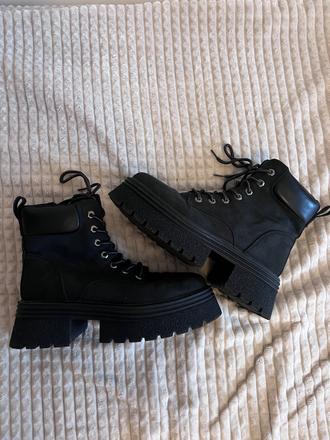 Cizmy s hrubou podrazkou, 41