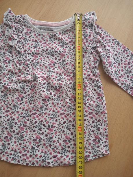 Kvietkované tričko s volánmi, 104